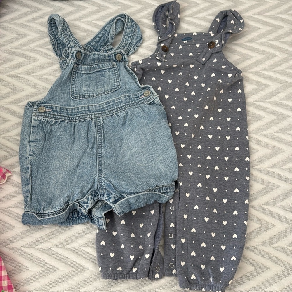 12-18 month overall jumper set. EUC